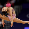 Competition-Grade Rhythmic Gymnastics Ball in Sparkly Pink – High-Grip 15 cm (Ages 3-9) & 18 cm (Ages 10+)