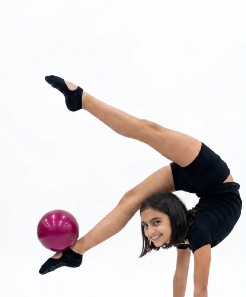 Competition-Grade Rhythmic Gymnastics Ball in Sparkly Pink – High-Grip 15 cm (Ages 3-9) & 18 cm (Ages 10+)