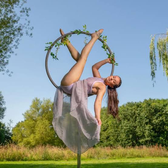 Lollipop Hoop (Lyra) – Portable Freestanding Aerial Hoop